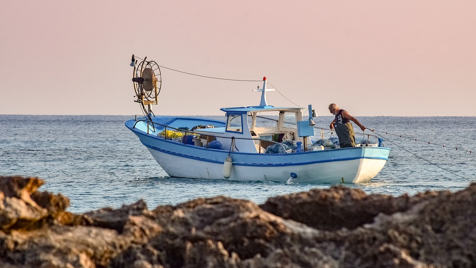 Calabria, finanziamenti per la pesca sostenibile e per la tutela ambiente marino